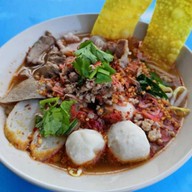 เตี๋ยวหมูแม่แจ๊ว