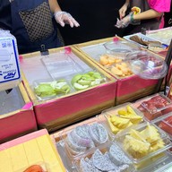 ผลไม้ลุงประยงค์ ถนนประดิพัทธ์ หน้าคอนโดเดอะไลน์