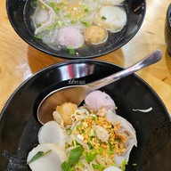 เมนูของร้าน ก๋วยเตี๋ยวลูกชิ้นเซียนปลา -