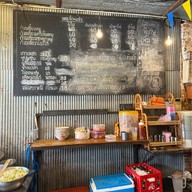 ก๋วยเตี๋ยวในรู ถนนนางงาม