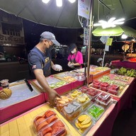 เมนูของร้าน ผลไม้ลุงประยงค์ ถนนประดิพัทธ์ หน้าคอนโดเดอะไลน์