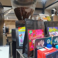 santana coffee roasters สาขาประตู 3 ชั้น 1 คอสโม่เมืองทอง