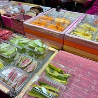 ผลไม้ลุงประยงค์ ถนนประดิพัทธ์ หน้าคอนโดเดอะไลน์