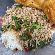 กะเพราผัดแห้ง โคตรโหด สูตรโบราณ วัชรพล