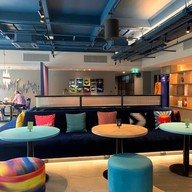 บรรยากาศ w xyz bar โรงแรม อลอฟท์