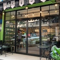 หน้าร้าน n’ Cafe’ & Farm