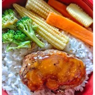 Meat Story ข้าวหน้าเนื้อ ข้าวหน้าแฮมเบิร์ก ข้าวหน้าด้ง ประชาอุทิศ 33