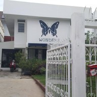 หน้าร้าน Wonders Roasters พระราม 9 เสรี 9