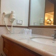 โรงแรมสองพันบุรี