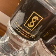 โรงแรมสองพันบุรี