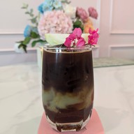 Ve Der Va Cafe & Bakery