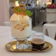 Ve Der Va Cafe & Bakery