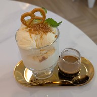 Ve Der Va Cafe & Bakery