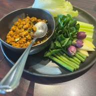 คั่วกลิ้ง+ผักสด สุรวงศ์