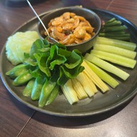 คั่วกลิ้ง+ผักสด สุรวงศ์