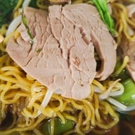 ร้านก๋วยเตี๋ยวหมูเลียงเจ๊แก หนองบัว จันทบุรี