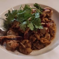 Falls in Love Coffee-Bar & Restaurant (ฟอลส์ อิน เลิฟ) @ เกษตร-นวมินทร์ (ตอม่อ 245) เกษตร-นวมินทร์