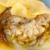 Chan San Chi 馋三尺蟹粉小笼 People sqaure 人民广场店)