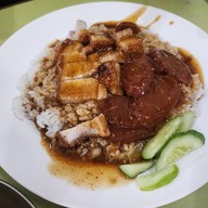 ข้าวหมูแดงสีมรกต เหม่งจ๋าย