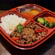 Meat Story ต้นตำรับข้าวหน้าเนื้อ ข้าวหน้าแฮมเบิร์ก อารีย์-สุทธิสาร