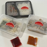 จงรักผัดไทย (Jong Rak Padthai) จงรักผัดไทย (Jong Rak Padthai) ตลาดต้นไม้ชายคา เพชรเกษม 28