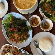 ระเบียงริมน้ำ เพชรบุรี