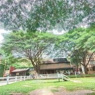 The Scenery Vintage Farm