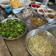 ก๋วยเตี๋ยว ซอย 12