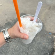 เมนูของร้าน ไอศครีมมะพร้าวน้ำหอม สาขาแรก อนุสาวรีย์สามกษัตริย์