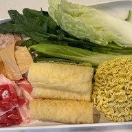 สามก๊กสุกี้ บ็อกซ์เปส รัชโยธิน