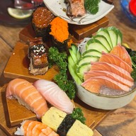 กินลาบ อีสานกายะ บางแสน