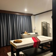 Eri House Thai Massage & Cafe