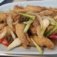 เมนูของร้าน ครัวแต้จิ๋ว ข้าวผัดปู ออส่วน โกยซีหมี่ คั่วไก่ ประตู 1 ตลาดถนอมมิตร