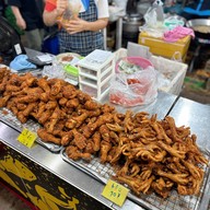 เมนูของร้าน ไก่ทอดสามเหลี่ยมทองคำ