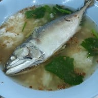 เมนูของร้าน ข้าวต้มปลาอินทรีเจ๊พัช