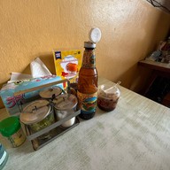 ข้าวหมูแดง 100 ปี นายกี่