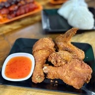 เมนูของร้าน ไก่ทอดสามเหลี่ยมทองคำ