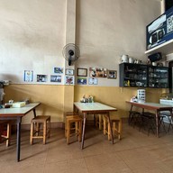 ข้าวหมูแดง 100 ปี นายกี่