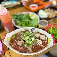 เมนูของร้าน ไก่ทอดสามเหลี่ยมทองคำ