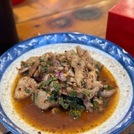 กินลาบ อีสานกายะ บางแสน