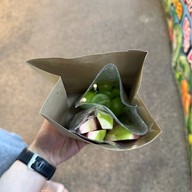 ร้านลุงประดิษฐ์