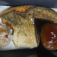 เมนูของร้าน ครัวแต้จิ๋ว ข้าวผัดปู ออส่วน โกยซีหมี่ คั่วไก่ ประตู 1 ตลาดถนอมมิตร