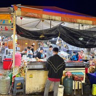 เมนูของร้าน ไก่ทอดสามเหลี่ยมทองคำ