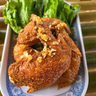 พยุงริมบ่อ