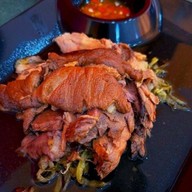 ชัยโภชนา กิ่งแก้ว