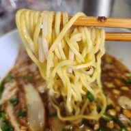 ก๋วยเตี๋ยวหมูบ้านบึง เจ้าเก่าโอเค ชุนฮ้อ