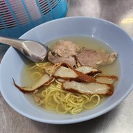 ก๋วยเตี๋ยวหมูบ้านบึง เจ้าเก่าโอเค ชุนฮ้อ