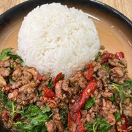 ข้าวกระเพราผัดพริกสด