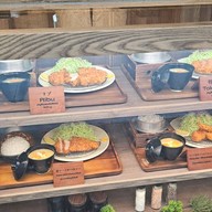 หน้าร้าน TONKATSU AOKI Ekkamai Corner