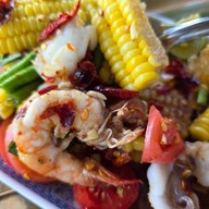 พยุงริมบ่อ